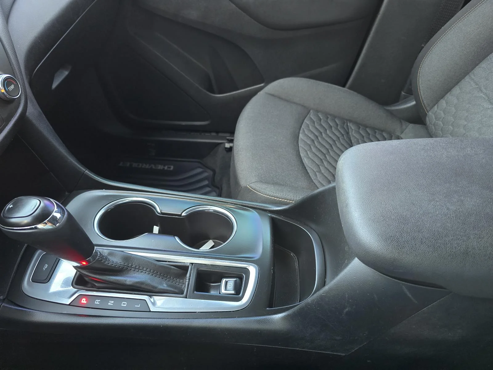 Used 2018 PEPPERDUST METALLIC Chevrolet LT image 17