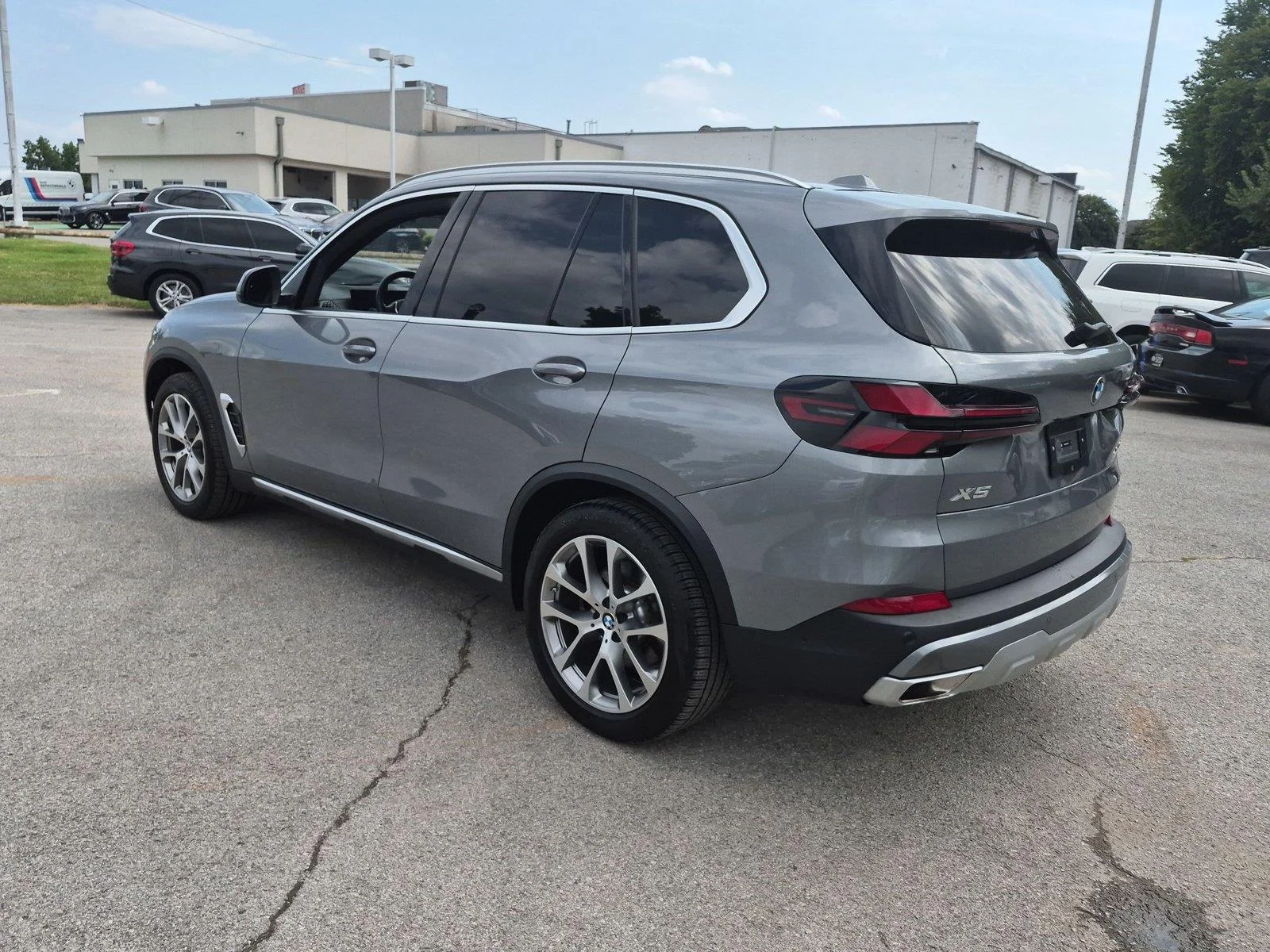 Certified Used 2025 Skyscraper Grey Metallic BMW xDrive40i image 3