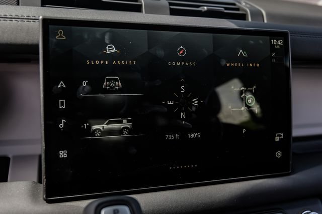 2025 Land Rover Defender X-Dynamic SE - Photo 42