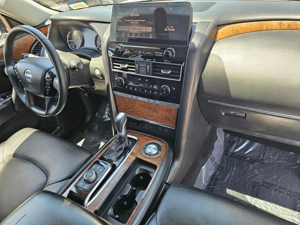 Used 2023 White Nissan SL image 10