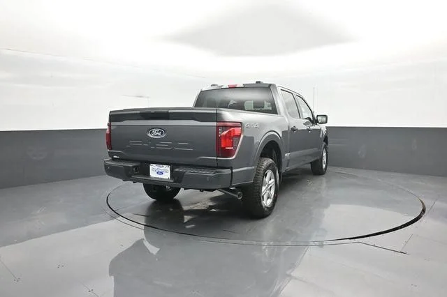 New 2026 Carbonized Gray Metallic Ford XLT image 7