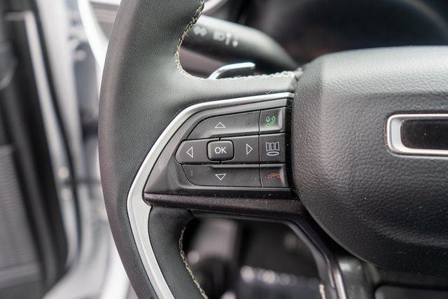 Used 2023 White Jeep Laredo image 18