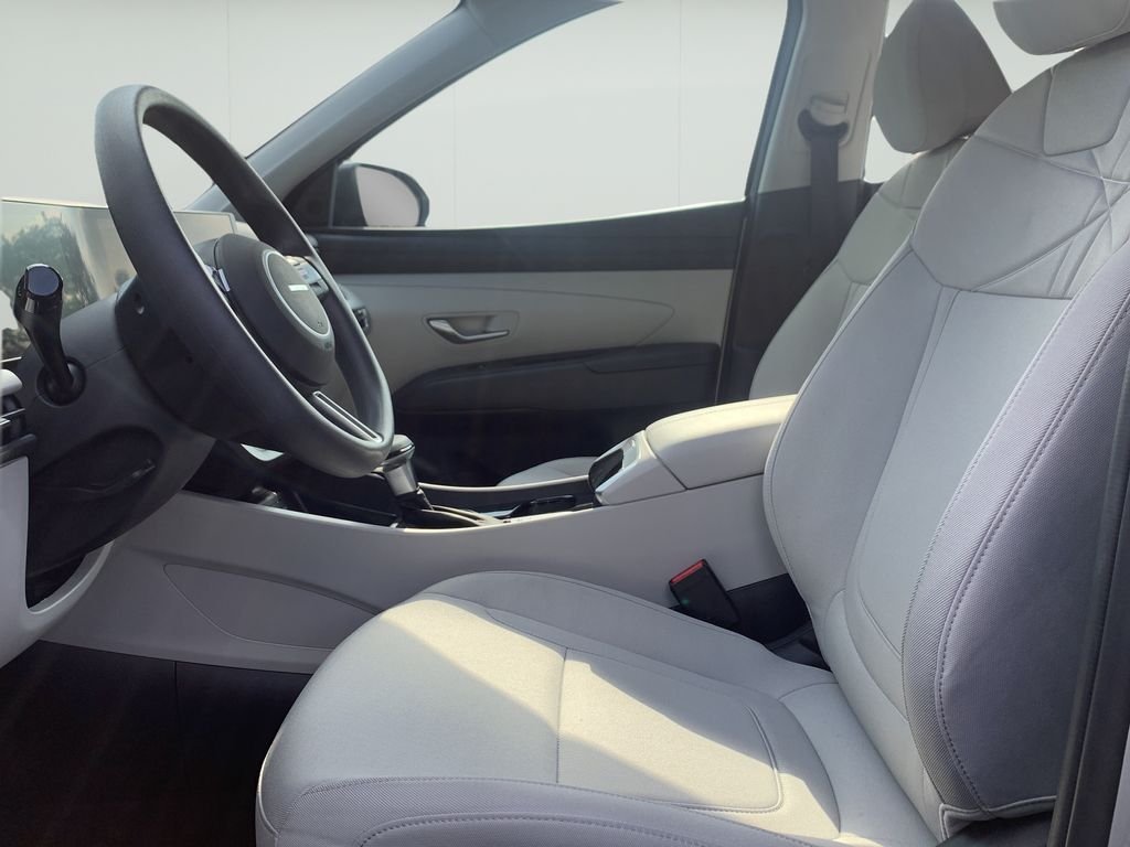2026 Hyundai Tucson SE - Photo 13