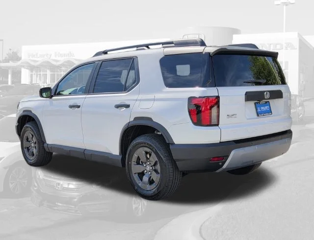 New 2026 Platinum White Pearl Honda RTL image 3