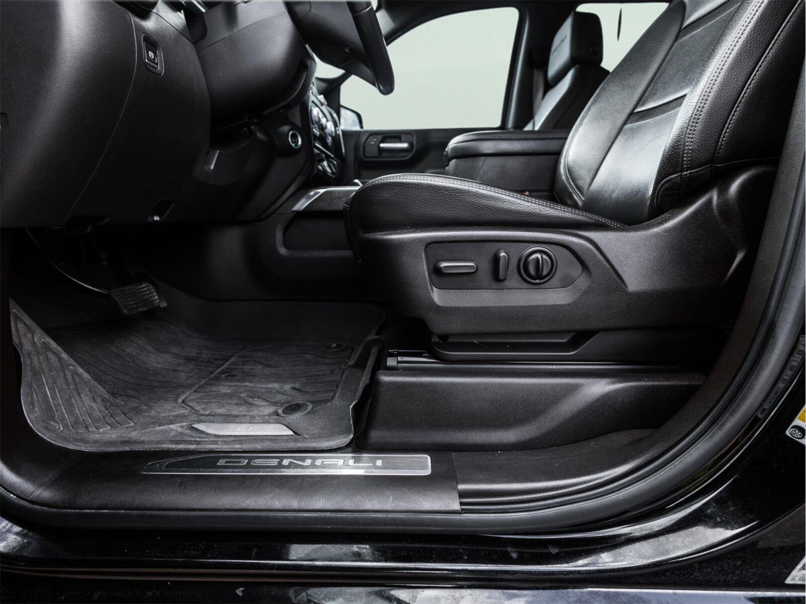 Certified Used 2020 ONYX BLACK GMC Denali image 24
