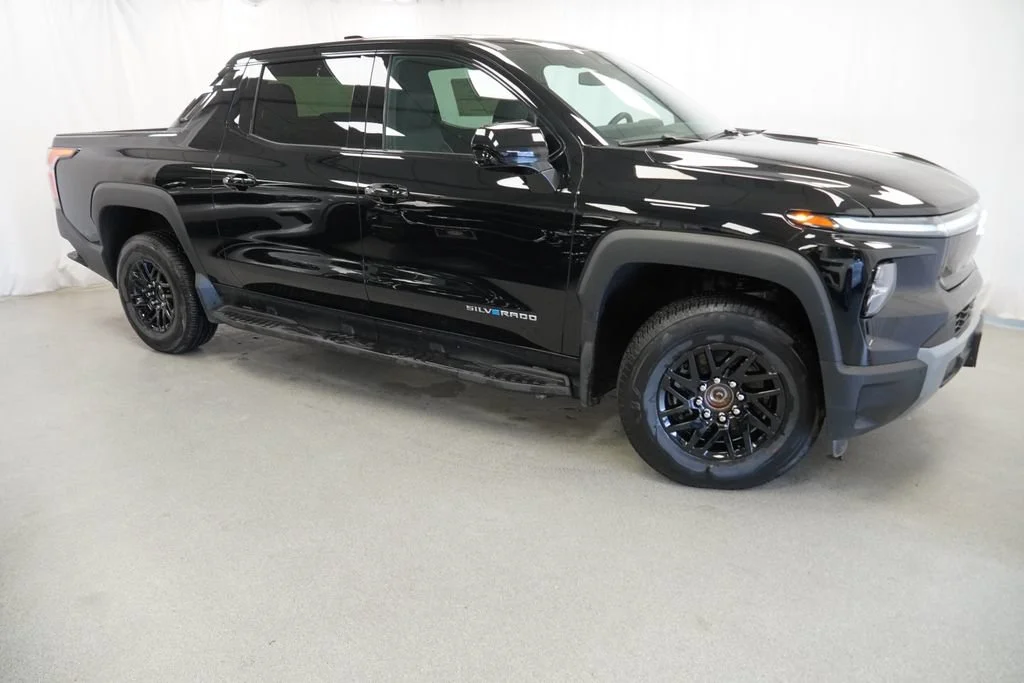 New 2026 Black Chevrolet LT - Extended Range image 4