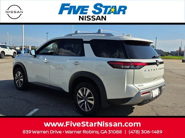 Used 2024 White Nissan SL image 9