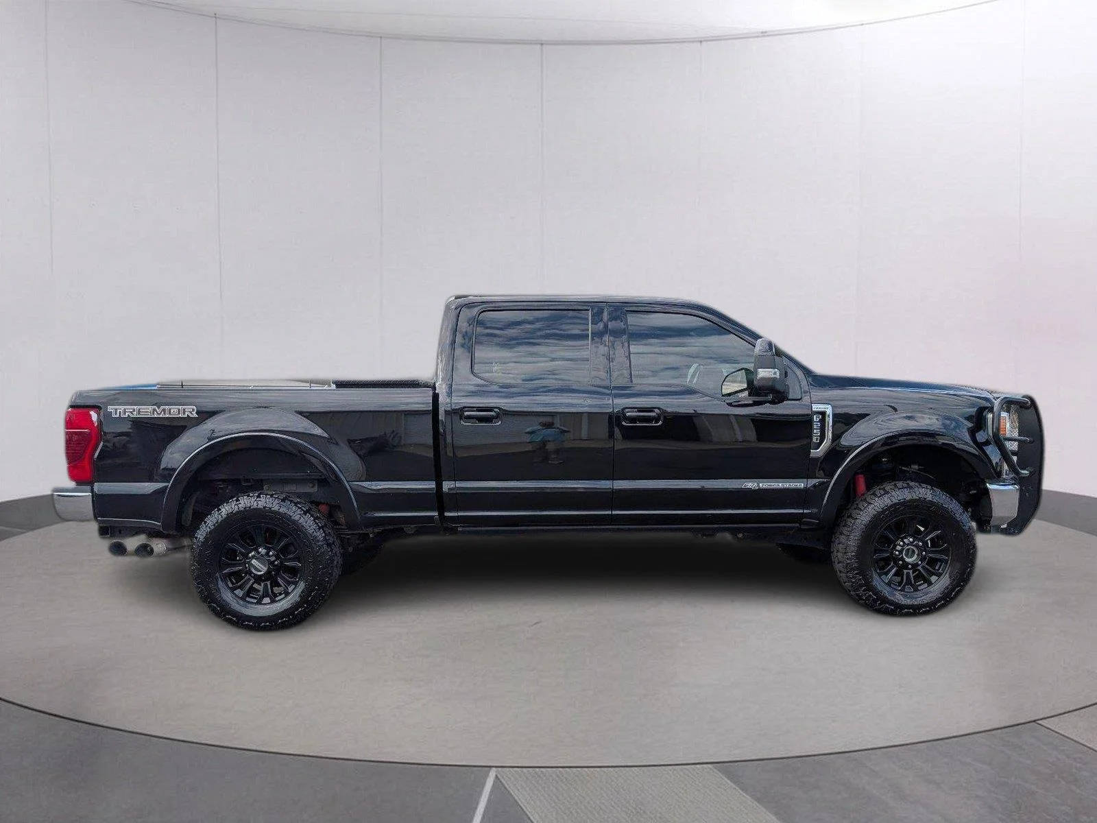 Used 2020 Agate Black Ford Lariat image 8