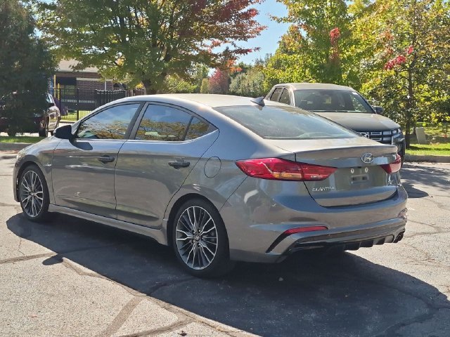 Used 2018 Gray Hyundai Sport image 5