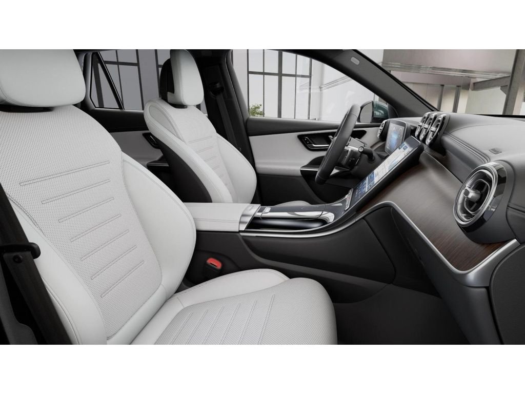 New 2026 Silver Mercedes-Benz GLC 300 image 4