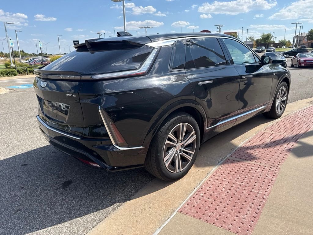 Used 2024 Black Cadillac Luxury image 4