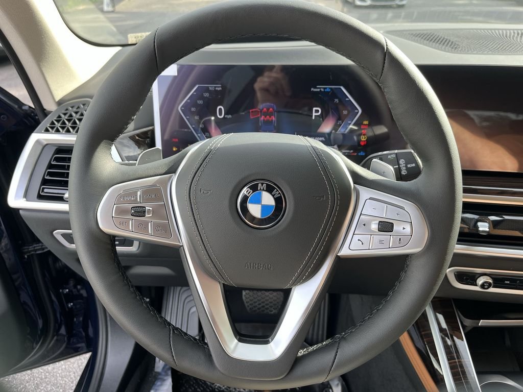 Used 2027 Blue BMW xDrive40i image 14