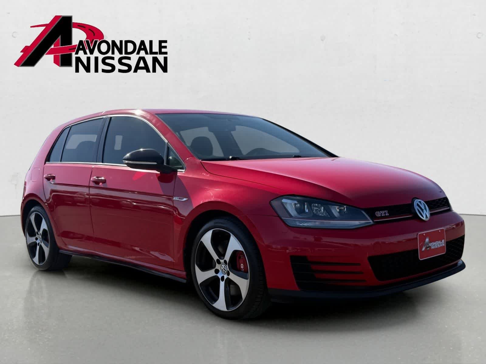 Used 2017 Red Volkswagen SE image 9