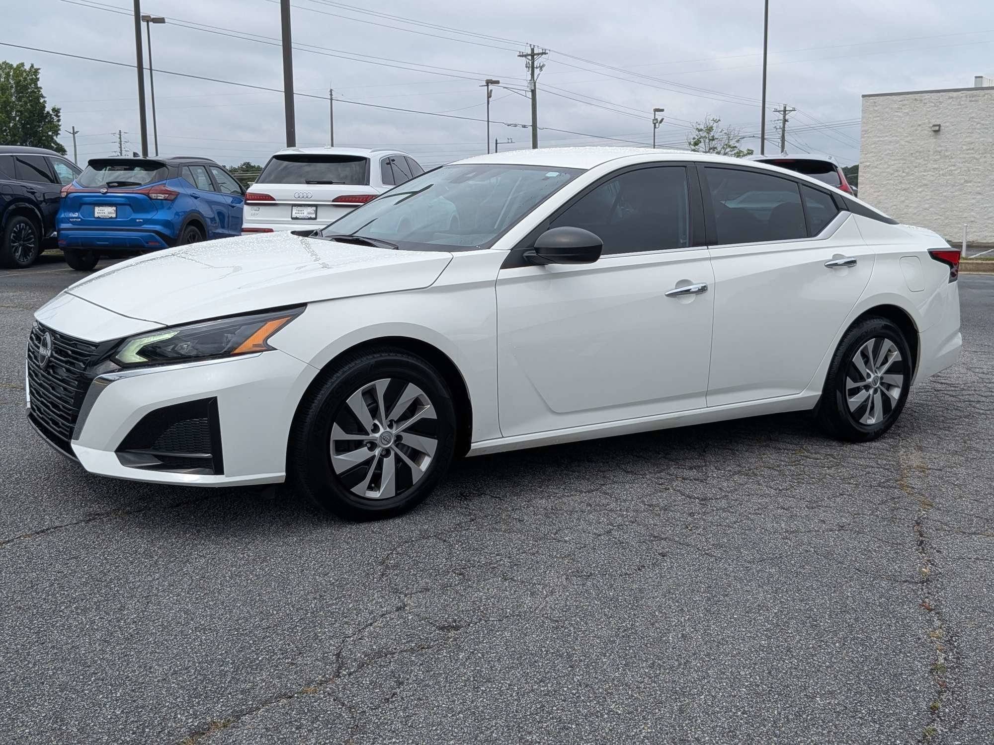 Certified Used 2025 White Nissan 2.5 S image 6
