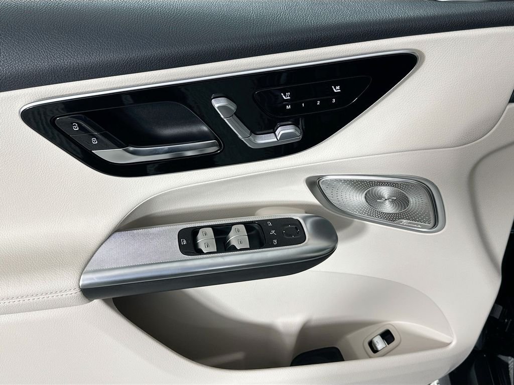 New 2026 Graphite Grey Metallic Mercedes-Benz GLC 300 image 18