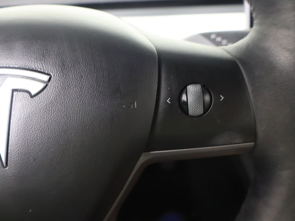 Used 2022 White Tesla Long Range image 38