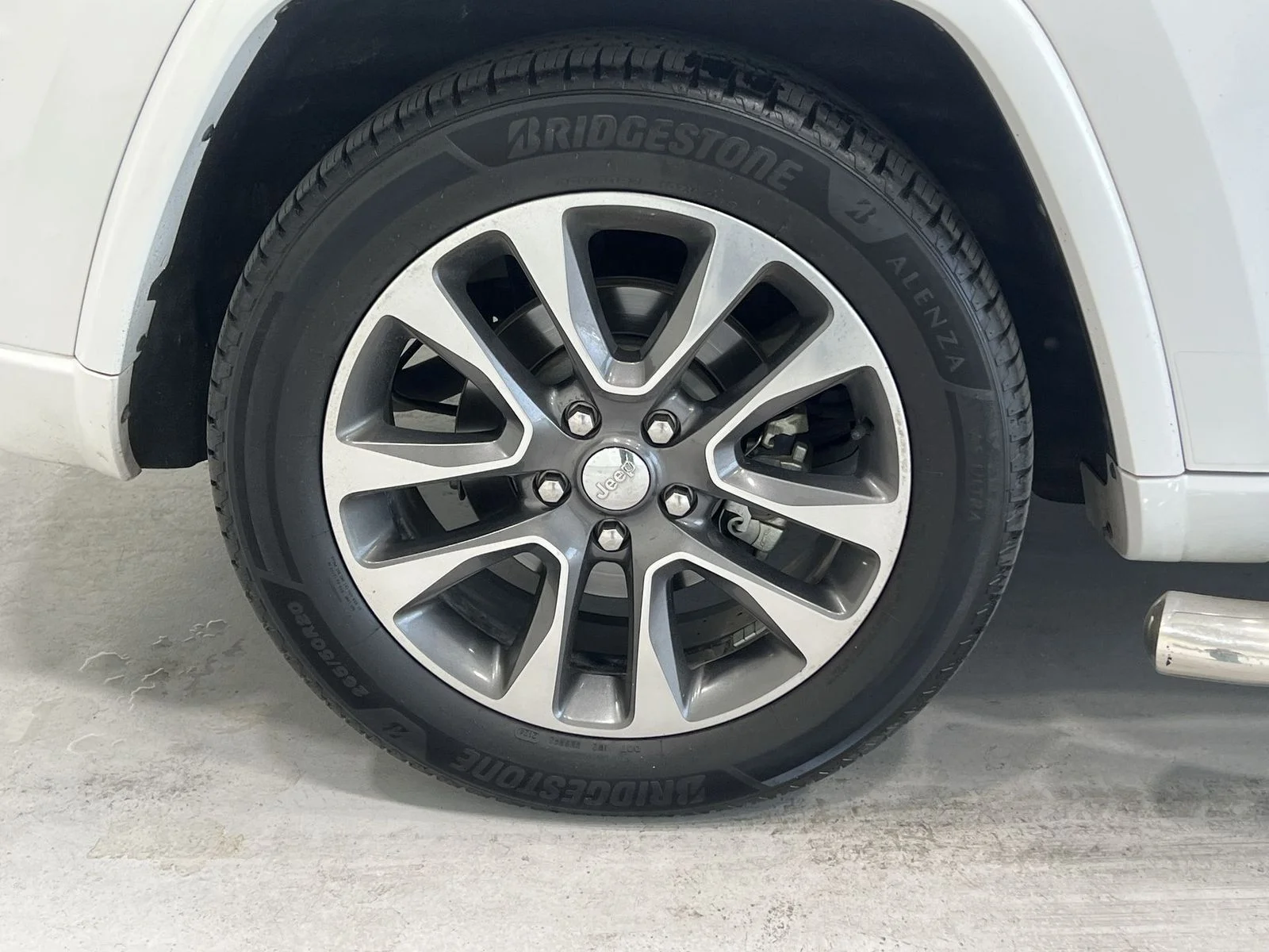 2017 Jeep Grand Cherokee Overland - Photo 10