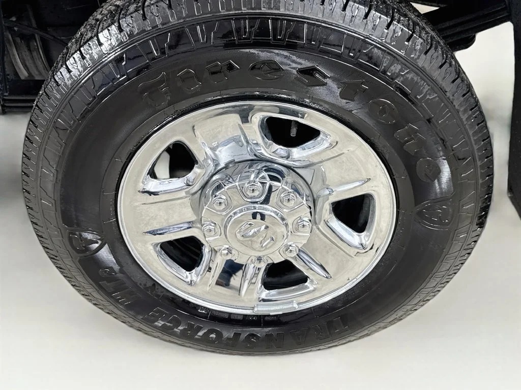 Used 2025 Granite Crystal Metallic Clearcoat Ram Tradesman image 39