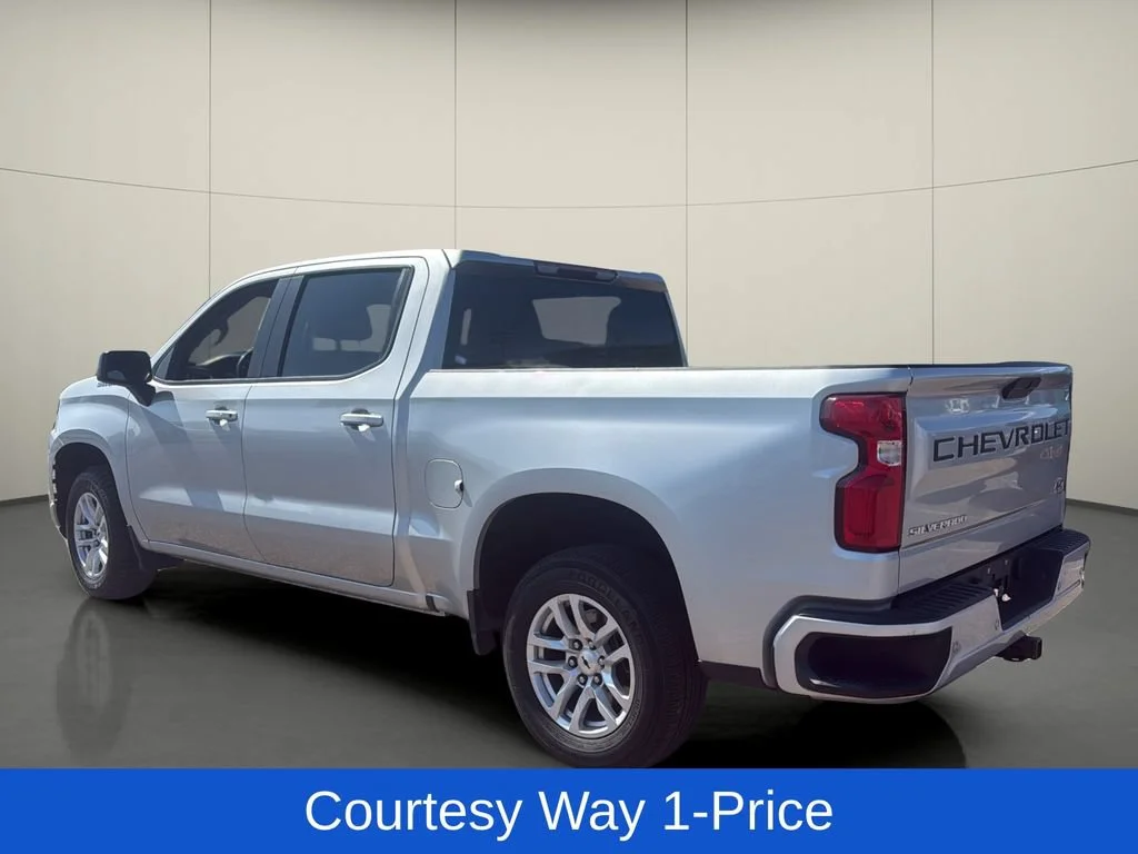 Used 2022 Silver Ice Metallic Chevrolet RST image 6