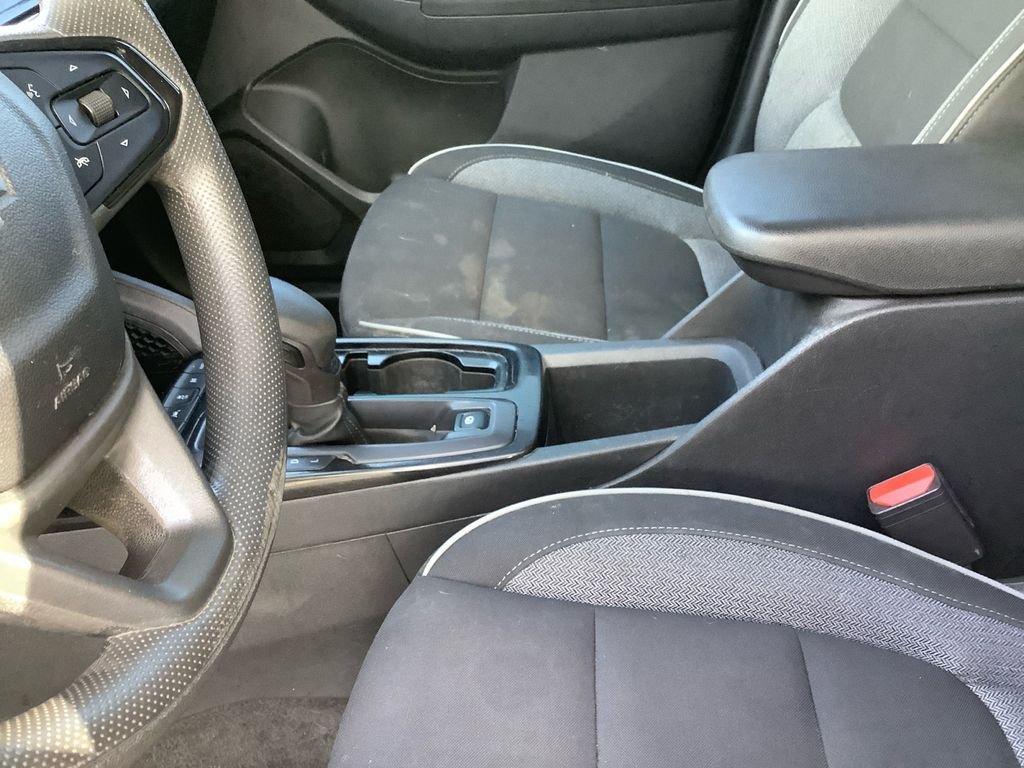 Used 2022 White Chevrolet LT image 23
