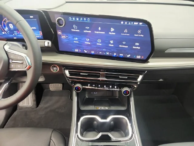 2027 Chevrolet Traverse LT - Photo 33