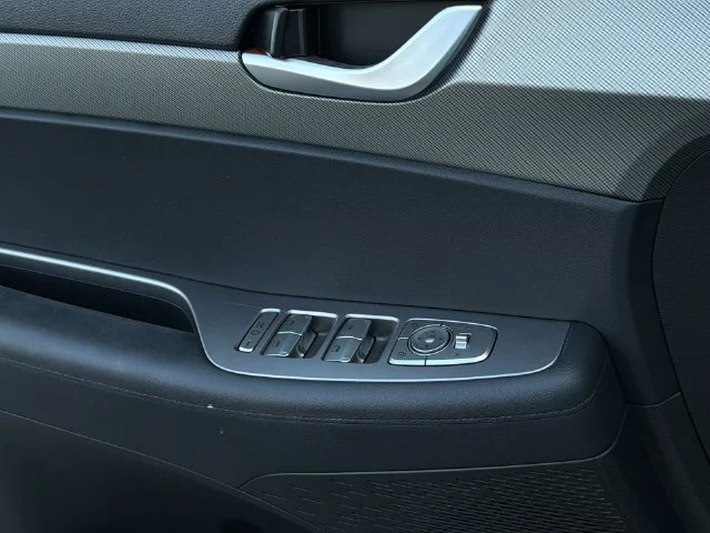 Used 2025 Gray Hyundai SEL image 15