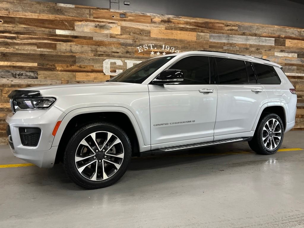 Used 2021 Silver Jeep Overland image 16