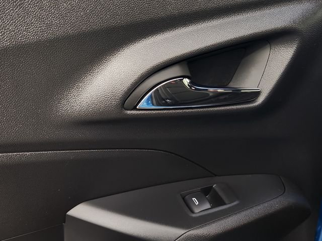 Used 2025 Blue Chevrolet 2RS image 17