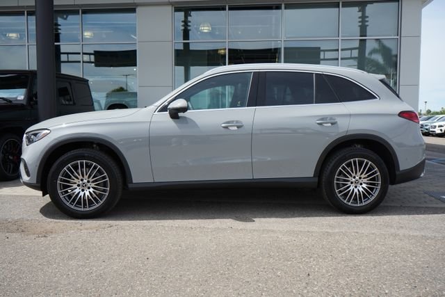 New 2026 MANUFAKTUR Alpine Grey Mercedes-Benz GLC 300 image 5
