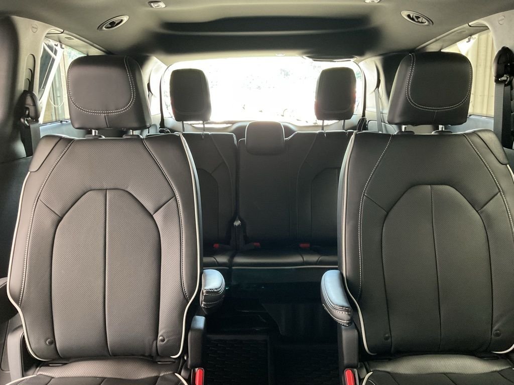 2025 Chrysler Pacifica Limited - Photo 23