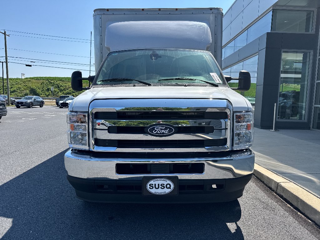 New 2026 Oxford White Ford Base image 11