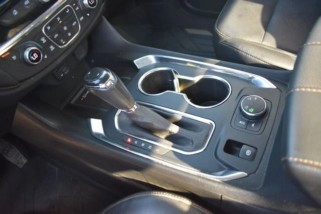Used 2020 Red Chevrolet Premier image 38