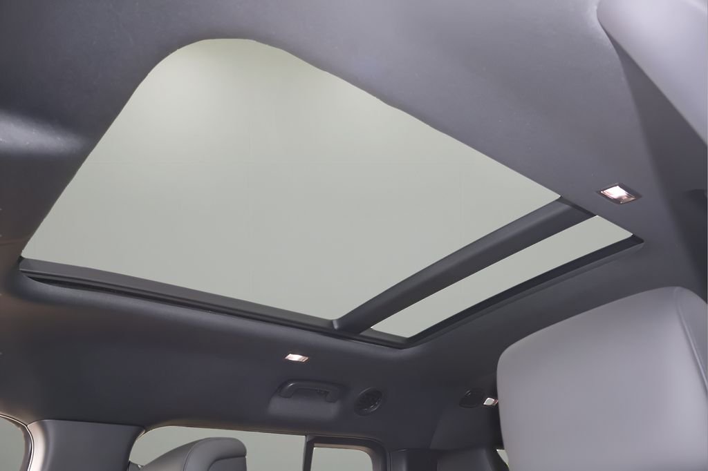 New 2026 Santorini Black Land Rover S image 28