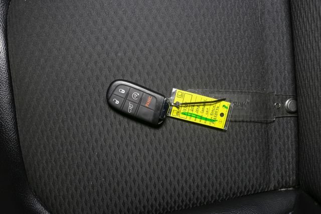 Used 2023 Black Jeep Latitude image 39