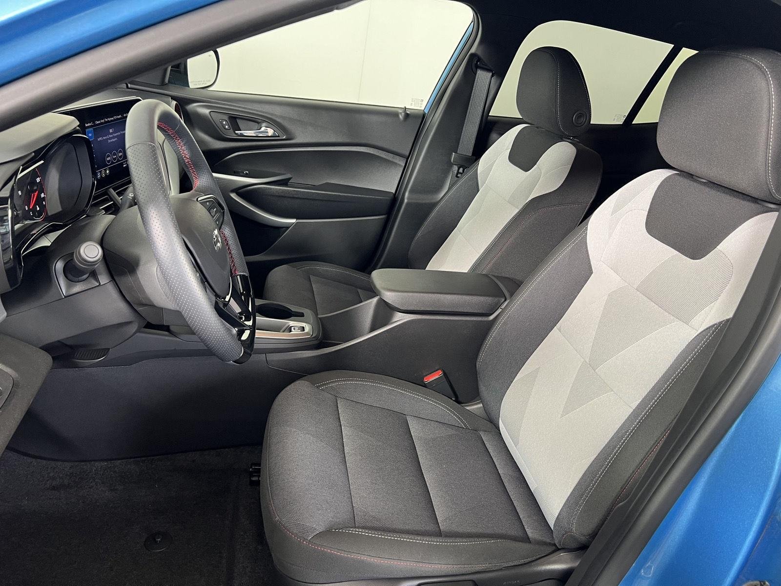 Used 2025 Marina Blue Metallic Chevrolet 1RS image 4