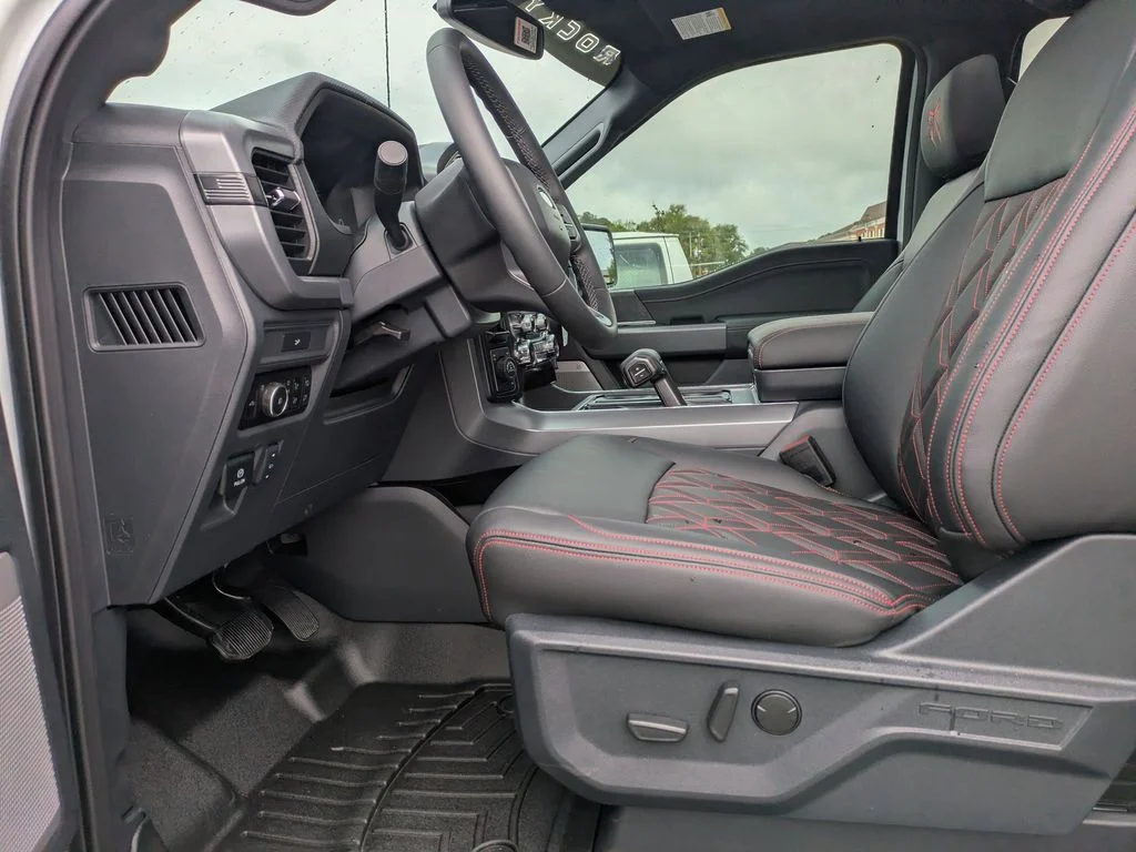 New 2026 Oxford White Ford XLT image 14