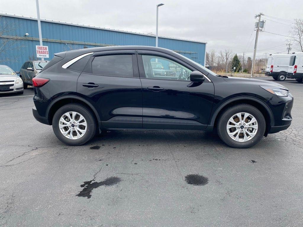 Used 2023 Black Metallic Ford Active image 8