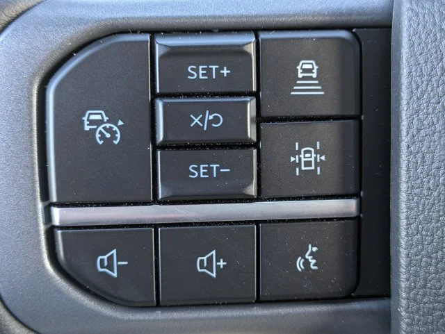 New 2026 Carbonized Gray Metallic Ford XLT image 25
