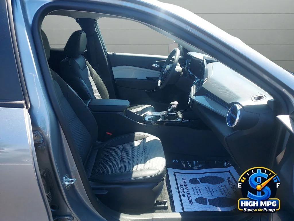Used 2025 Gray Chevrolet LT image 19