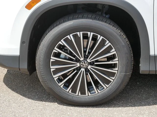 New 2026 White/off-white Volkswagen 2.0T S image 5
