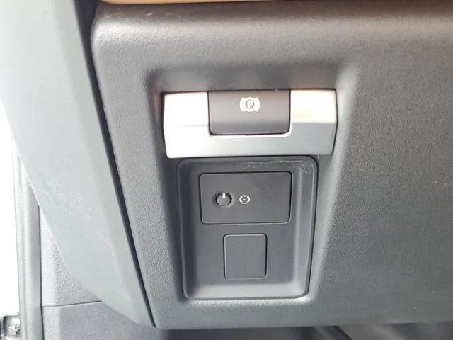 Used 2022 Gray Land Rover X image 16