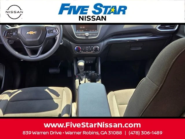 Used 2022 White Chevrolet LT image 8