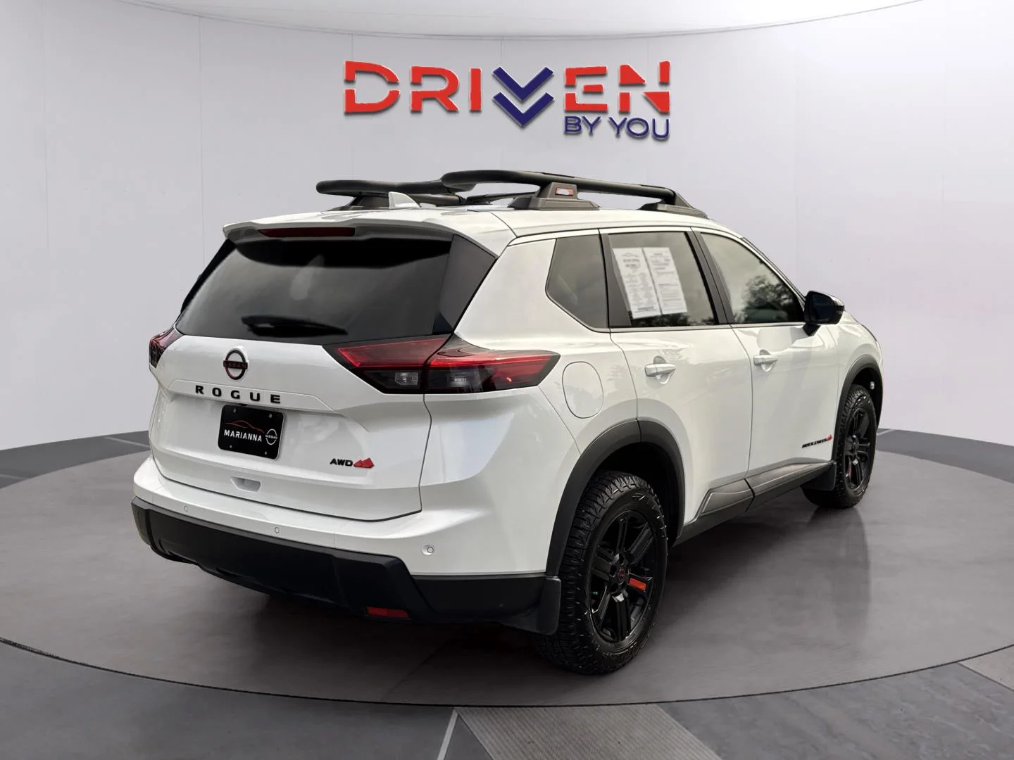 Used 2025 Everest White Pearl Nissan Rock Creek image 5