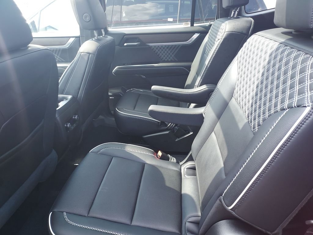 Certified Used 2024  GMC Denali image 17