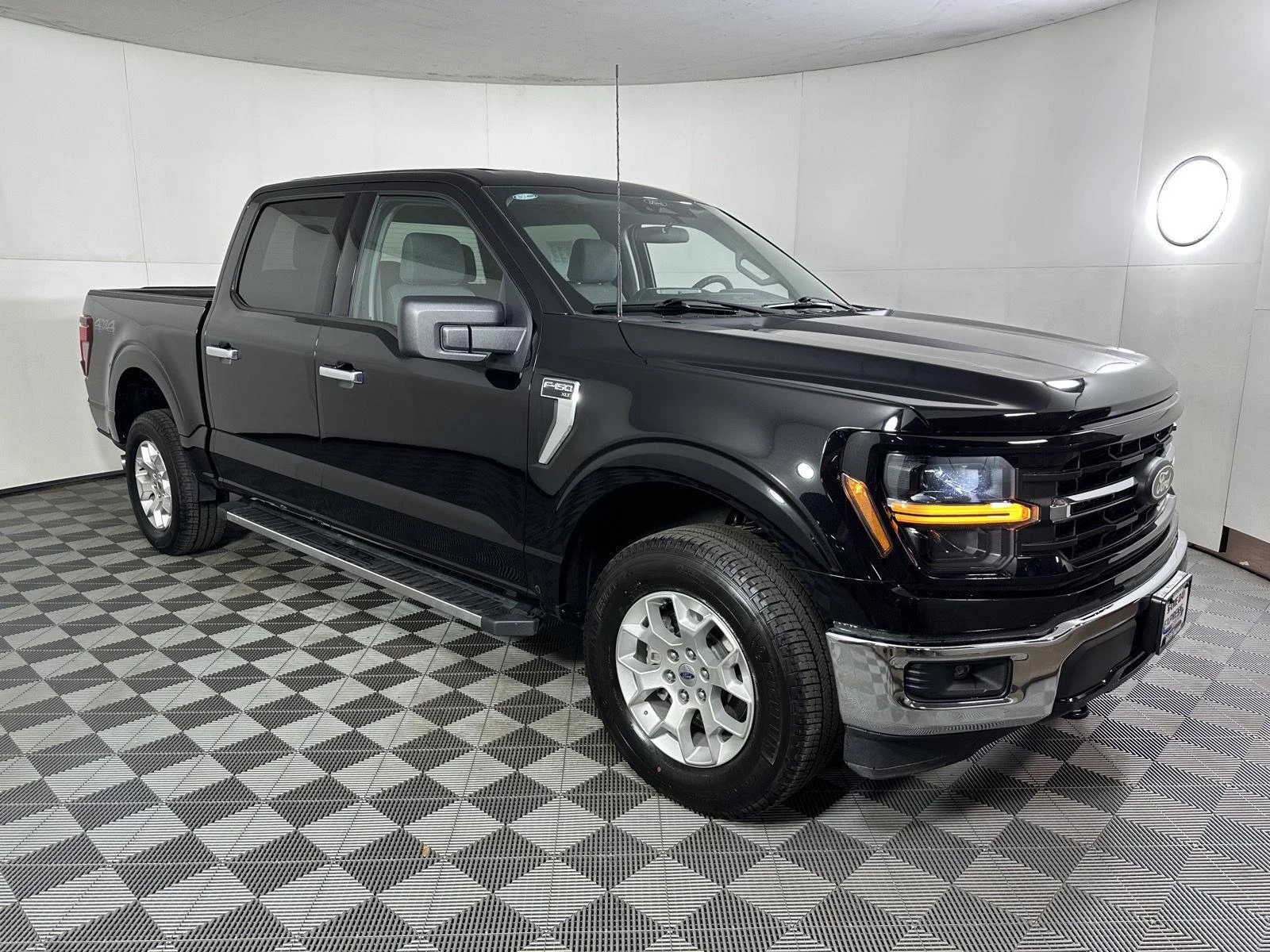 Used 2025 Agate Black Ford XLT image 12