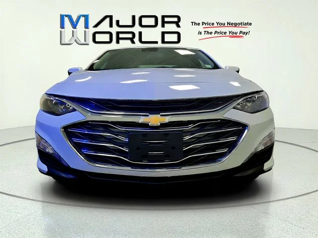 Used 2023 White Chevrolet LT image 3