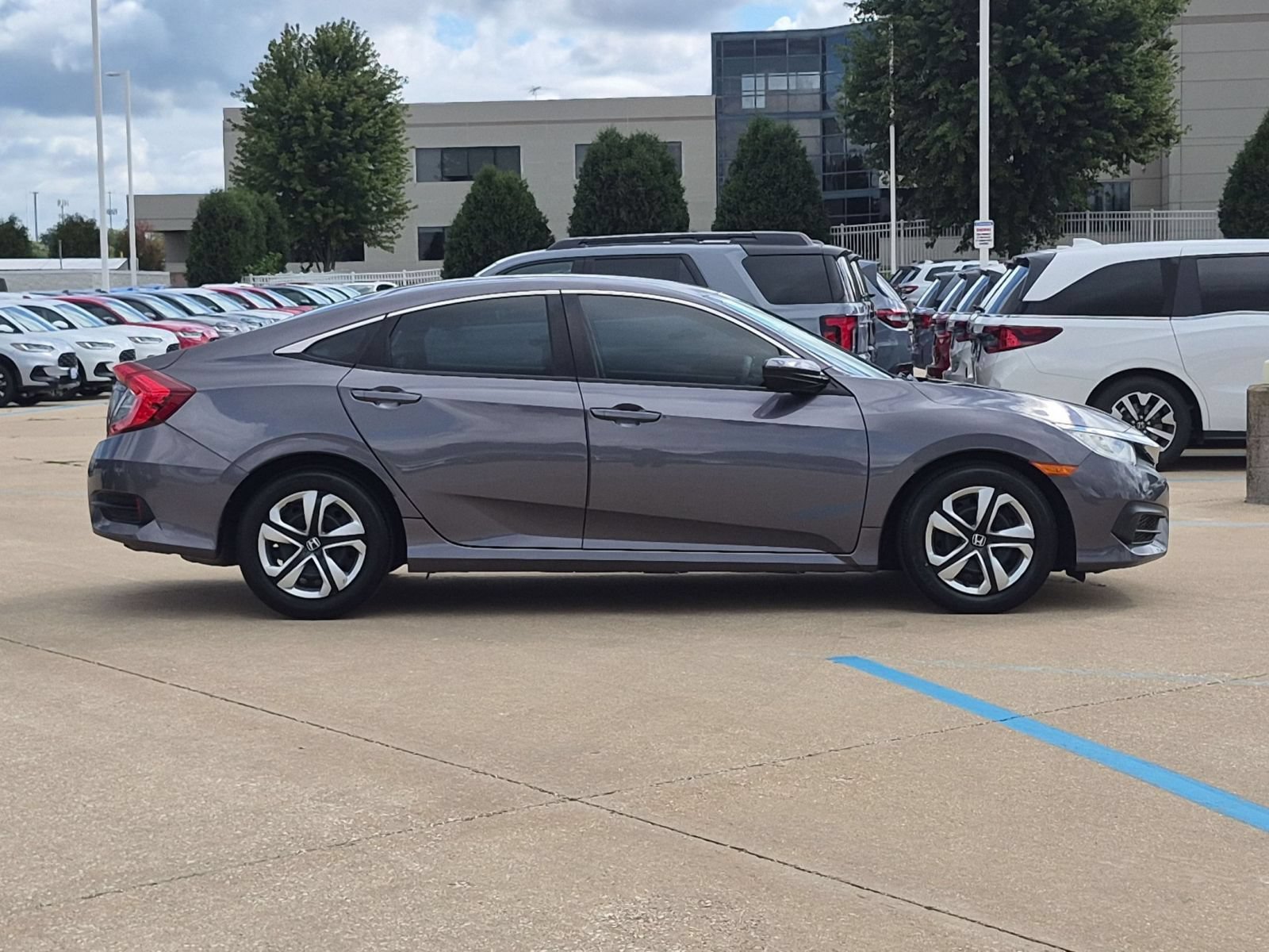 Certified Used 2016 Modern Steel Metallic Honda LX Sedan image 6