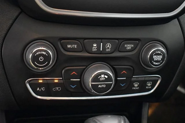 2022 Jeep Cherokee Latitude Lux - Photo 34