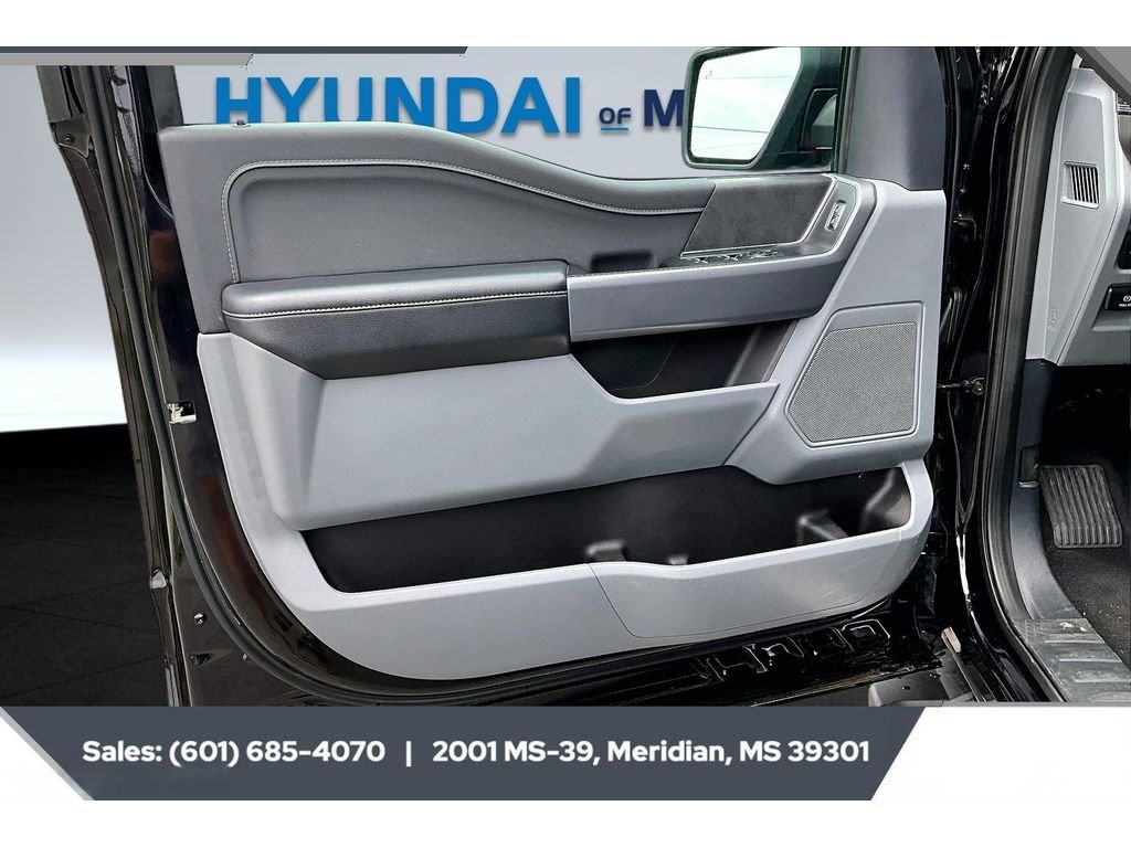 Used 2025 Agate Black Metallic Ford XLT image 17