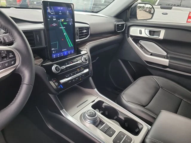 Used 2024 Gray Ford Limited image 23